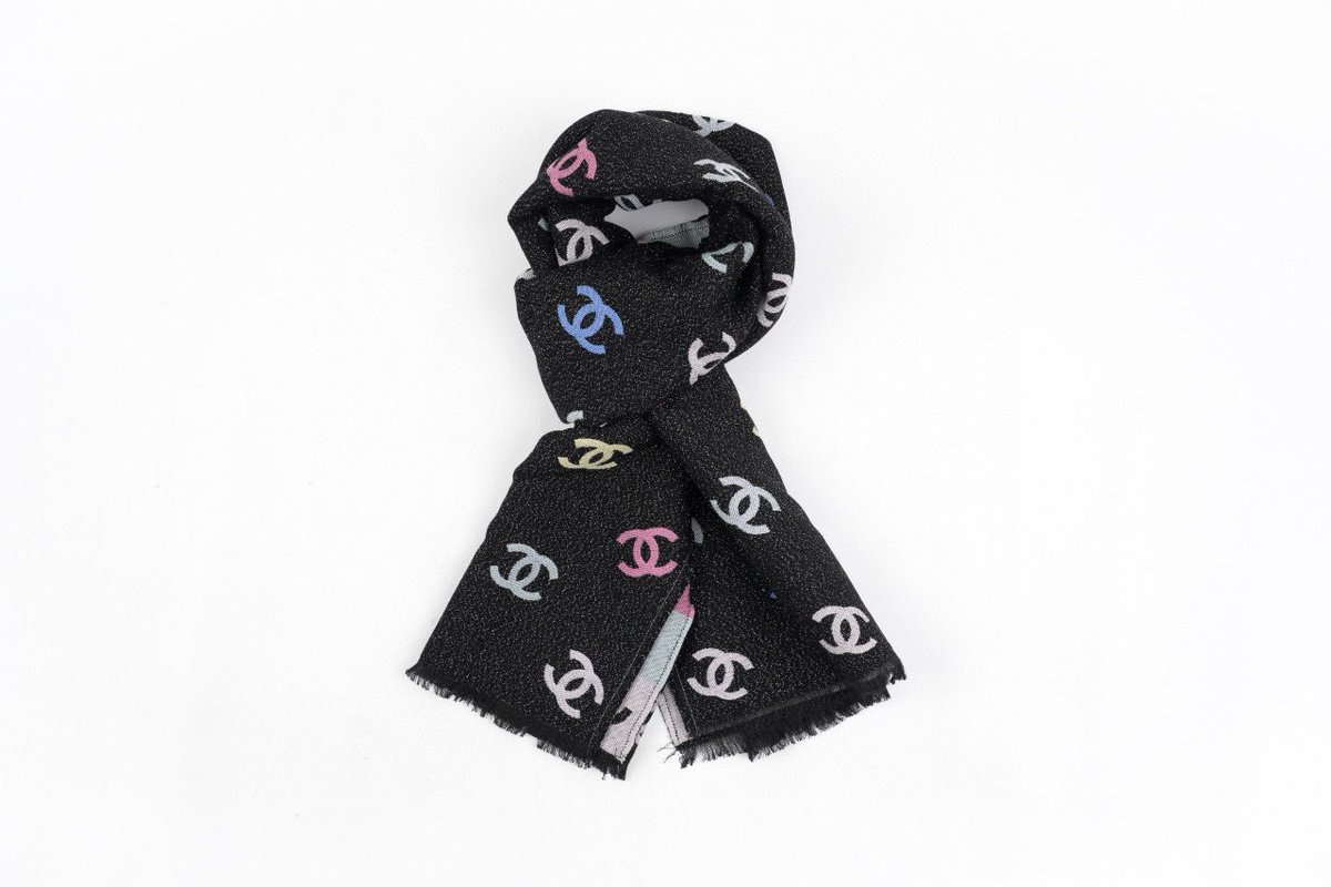 CHANEL(๑ت๑)♡様♡おまとめ 中之島のバラ園が満開だった🌹 CHANELのスカーフにSLYのデニム合わせて