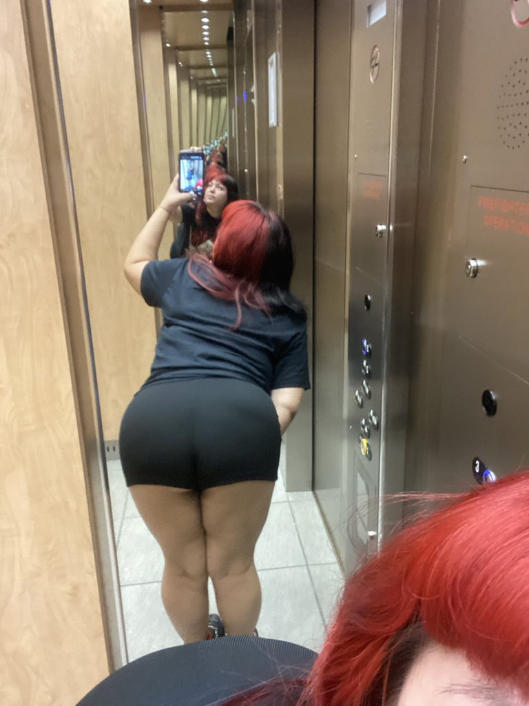 BatsysWorld's tweet photo. Here’s some bad elevator selfies with my new Art shirt that I HAVE to share 🤭🖤 https://t.co/oDxXOcTuS6