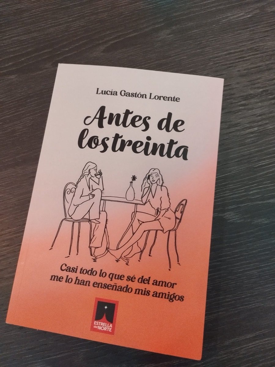 🤩 Nuestra profesora Lucía Gastón ha presentado su primera novela “Antes de los 30" en la librería Katakrak con la periodista Amaia Otazu 👏