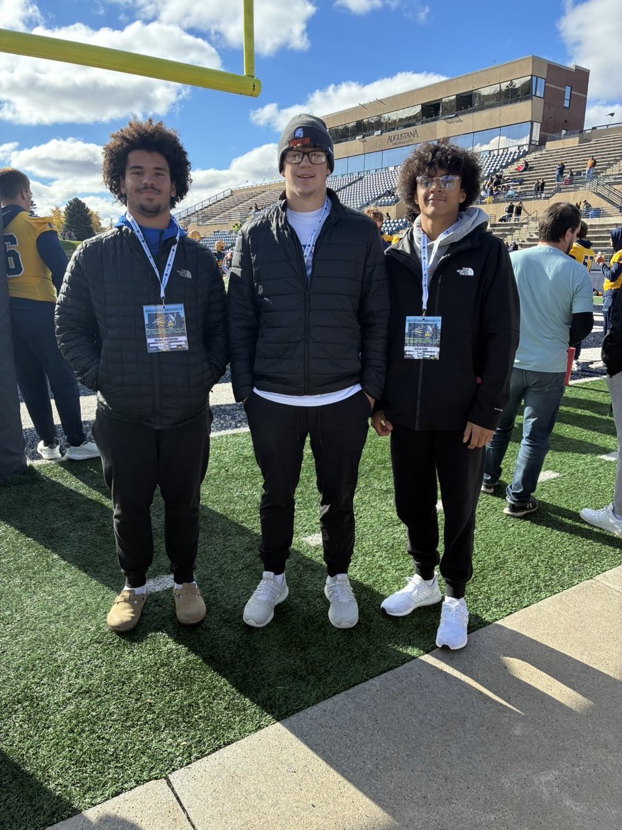 Thank you <a href="/coachscholten/">Kelly Scholten</a> for the gameday invite! I learned a lot about Augustana football!
<a href="/The_Coach_Fish/">Fish</a>