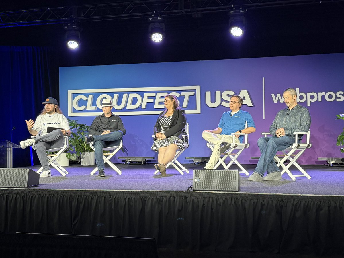 The customer experience obsession is at the core of what drives <a href="/MikeHansenMe/">Mike Hansen</a>, VP of product <a href="/bluehost/">Bluehost</a>.

The other folks on this panel are pretty dedicated to their customers, too 😉 

<a href="/craylormade/">Christian Taylor #CloudFestUSA</a> <a href="/aaroncampbell/">Aaron D. Campbell</a> <a href="/xojessfrick/">Jessica Frick</a> <a href="/DreamHost/">DreamHost</a> <a href="/CloudFestUSA/">CloudFestUSA</a>