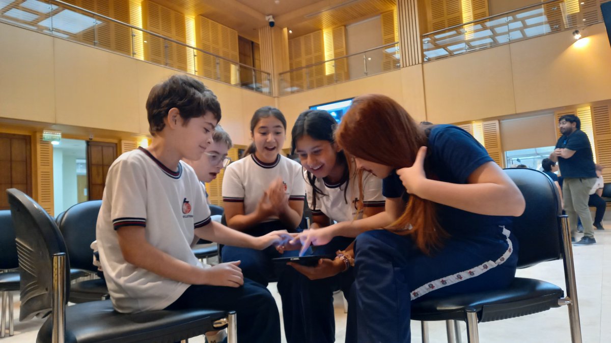 💛 En una segunda visita en el día de hoy, recibimos a los niños y niñas del Instituto Concordia de San Vicente 🚌✨
Con mucha curiosidad recorrieron la Cámara de Representantes y aprendieron sobre el trabajo legislativo de una forma divertida y educativa 🏛️📚