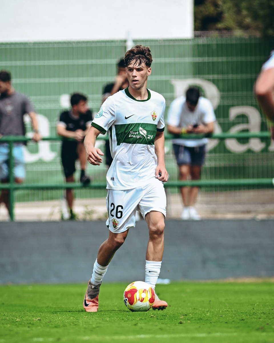 🇪🇸 David Delgado, canterano que debutó en Copa del Rey con el primer equipo, ha vuelto a ser convocado por la Selección Española Sub-18.

🏋🏼‍♂️ Estará entrenando del 10 al 13 de noviembre en Marbella.

#ElcheCF