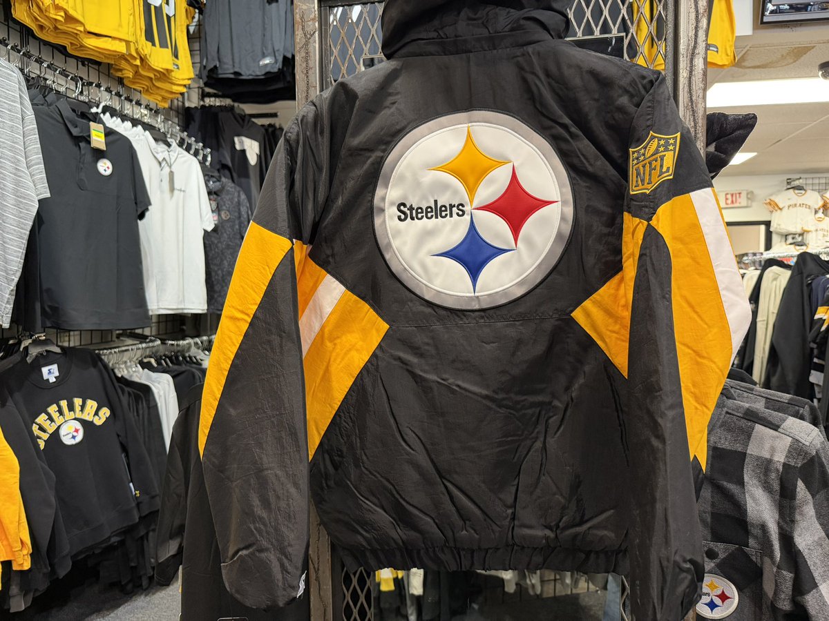 defyoupitt's tweet photo. That 90s starter jacket is back https://t.co/jkWBgdVaYd