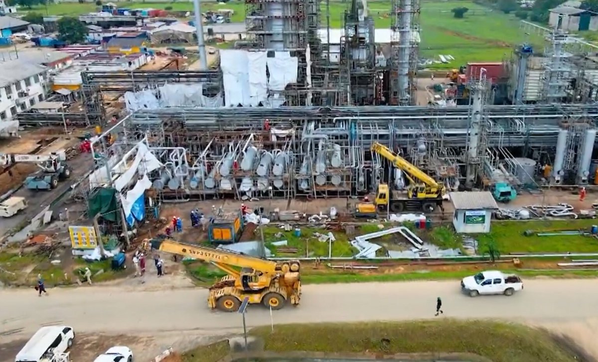 thecableng's tweet image. FG open to selling Warri, P&apos;Harcourt, Kaduna refineries to boost competition, says presidential aide 

Olu Verheijen, special adviser to President Bola Tinubu on energy, says the federal government is open to selling the refineries of the Nigerian National Petroleum Company…