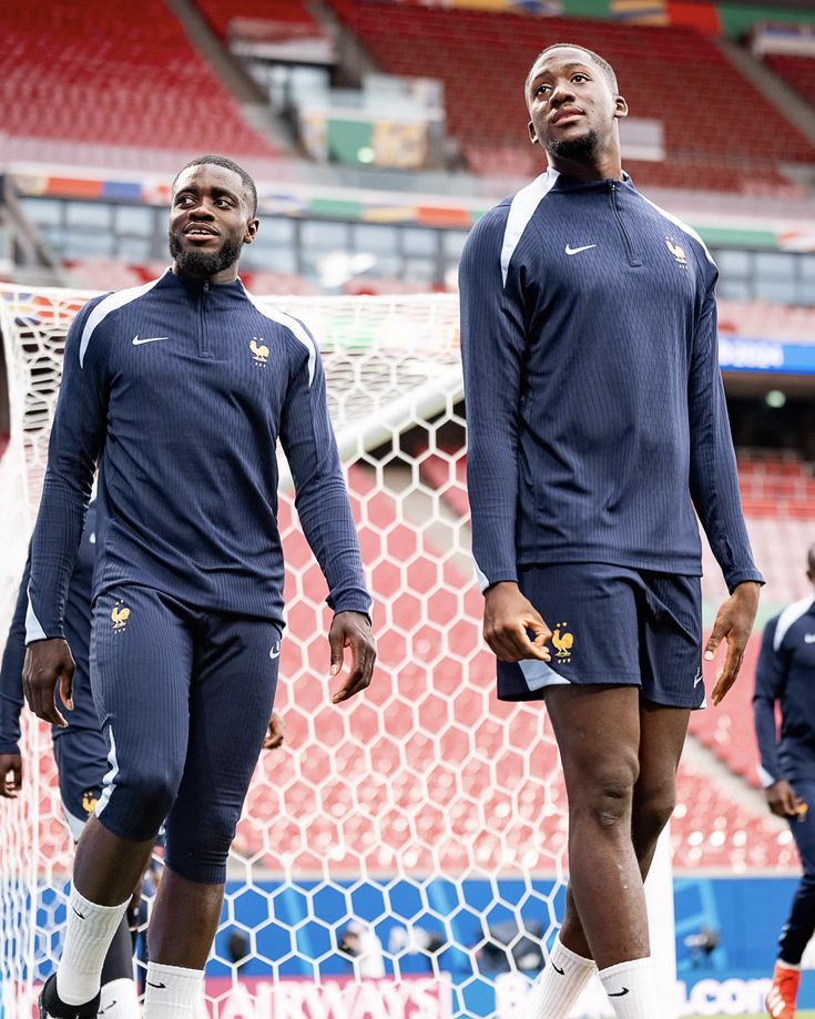 theMadridZone's tweet image. 🚨 JUST IN: Real Madrid decided to make Dayot Upamecano their new CB priority, and have now reached a verbal agreement with him.

Konaté still wants to join Real Madrid, but the club no longer considers him a priority. @Santi_J_FM