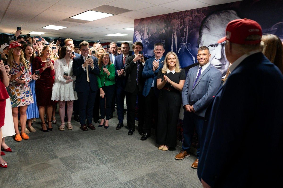 karolineleavitt's tweet image. One year ago. 🇺🇸