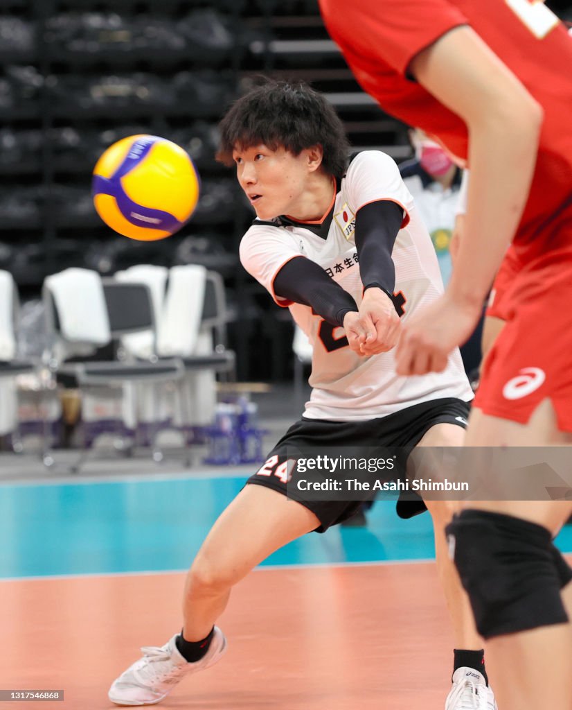 #木村心美 ★ #小川智大 

his girlfriend                  her boyfriend
who's a big                     who's a pro
haikyuu fan                  volleyball player