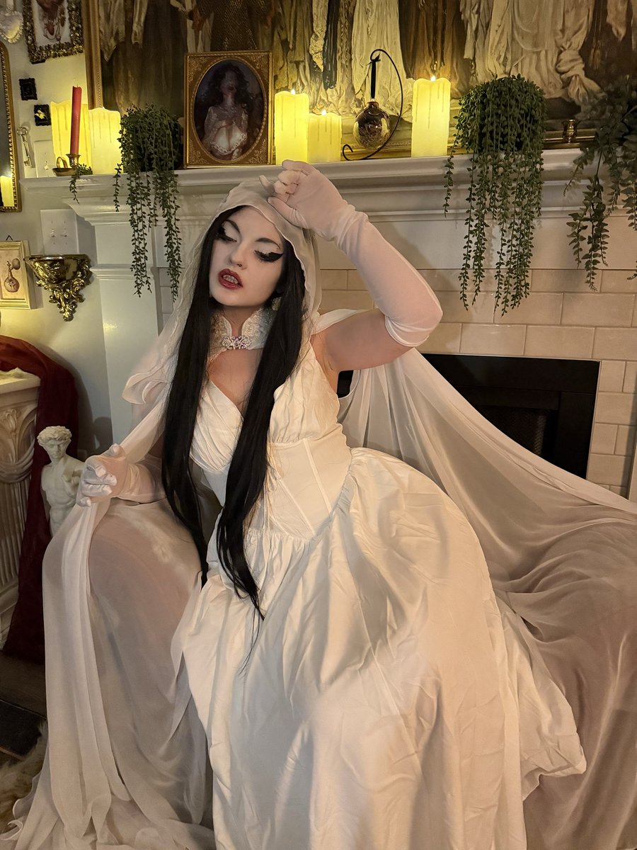 XenoQueen tweet media