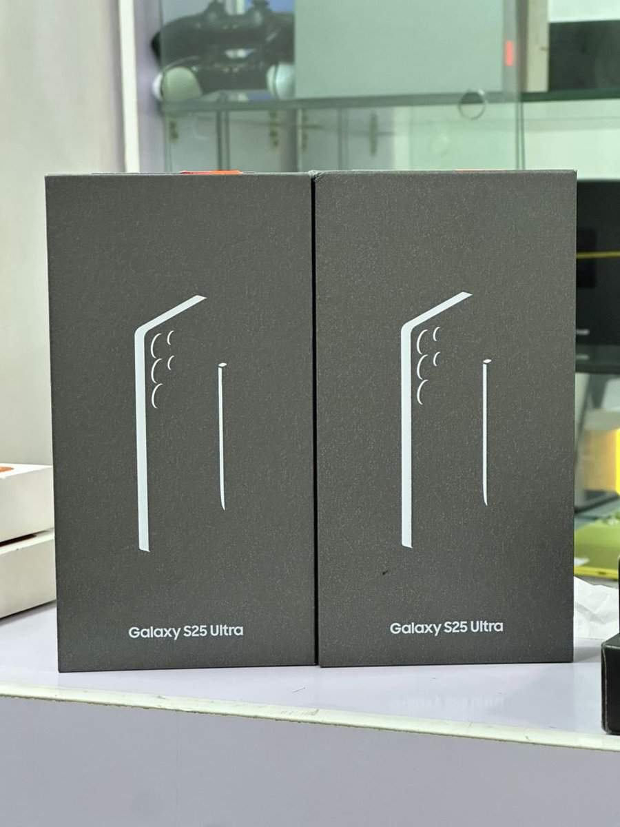 urbangeegadgets's tweet photo. NEW DEAL‼️ URBAN GEE CERTIFIED ☑️

Samsung S25 ultra 🇺🇸 
512GB 
PHYSICAL + esim 

1,550,000

For further enquires send us a message on WhatsApp 
https://t.co/BZ4VaDHUpg https://t.co/UcM44bRphu
