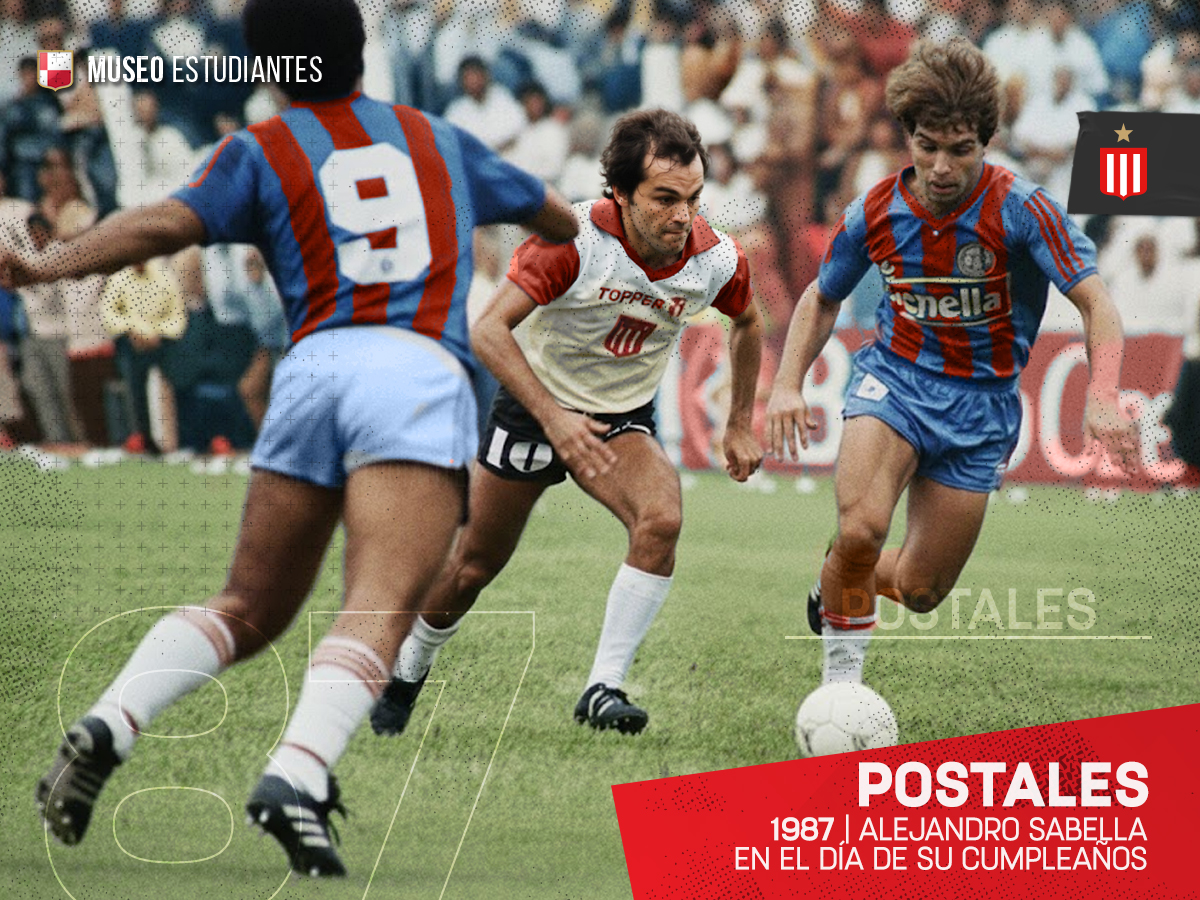 📬 🇦🇹 POSTALES | 1987

Hermosa postal del 10 distinto, Alejandro Sabella desparramando talento... y marcadores; fue un 8 de marzo de 1987 que terminó sin que se abra el marcador.

#Postales #EDLP #MuseoEstudiantes

MUSEO ESTUDIANTES
Cultura EDLP
