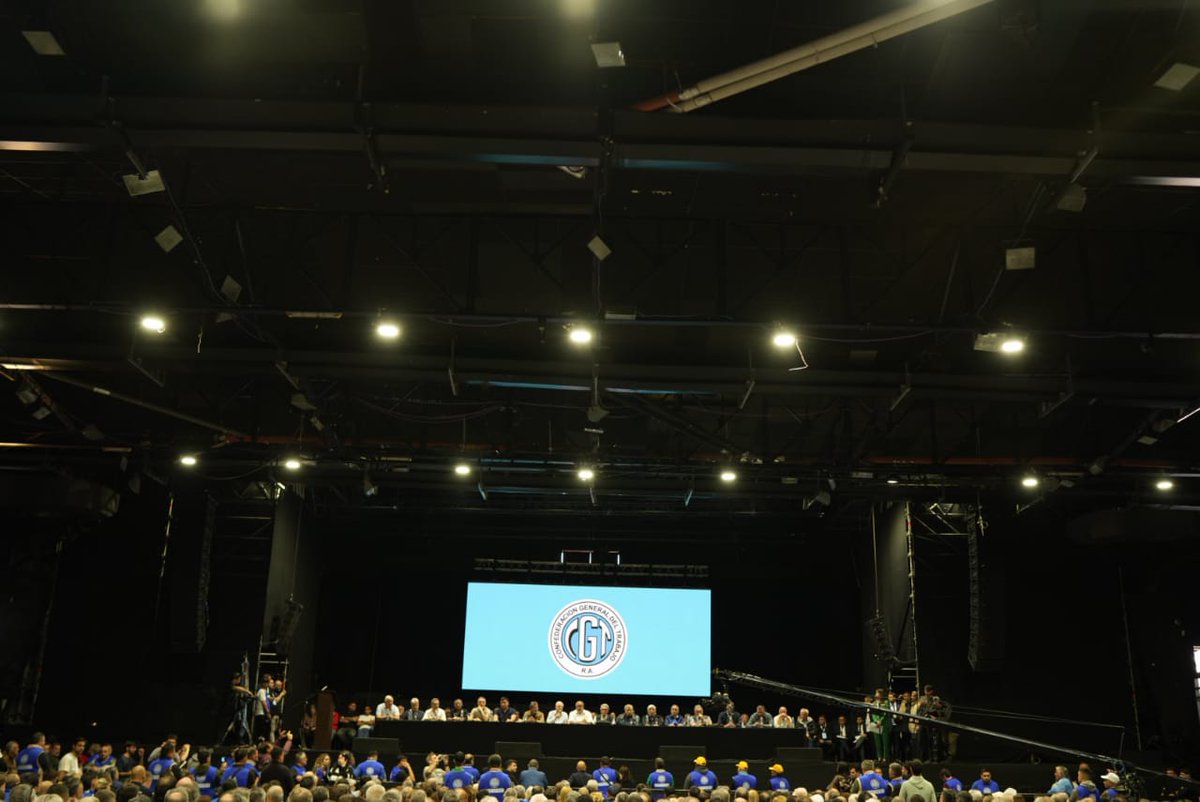 Héctor Daer: "Estamos frente a un escenario diferente. Va un ministro a un foro de España a decirle a los empresarios que vienen a sacarnos la negociación colectiva"