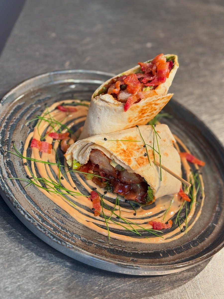 This week’s Lunch Special:
BBQ chicken &amp; crispy bacon wrapped up with smoked cheddar, fresh spring onion and crunchy lettuce. Lunch served 1pm-4pm Wednesday-Sunday 😍 #LouthChat #No3Collon
