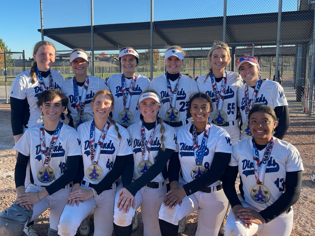 Congratulations to Wasco Diamonds Premier Mahaffy on their championship finish in the 18u lower flight division at the Top Gun Select Invite!