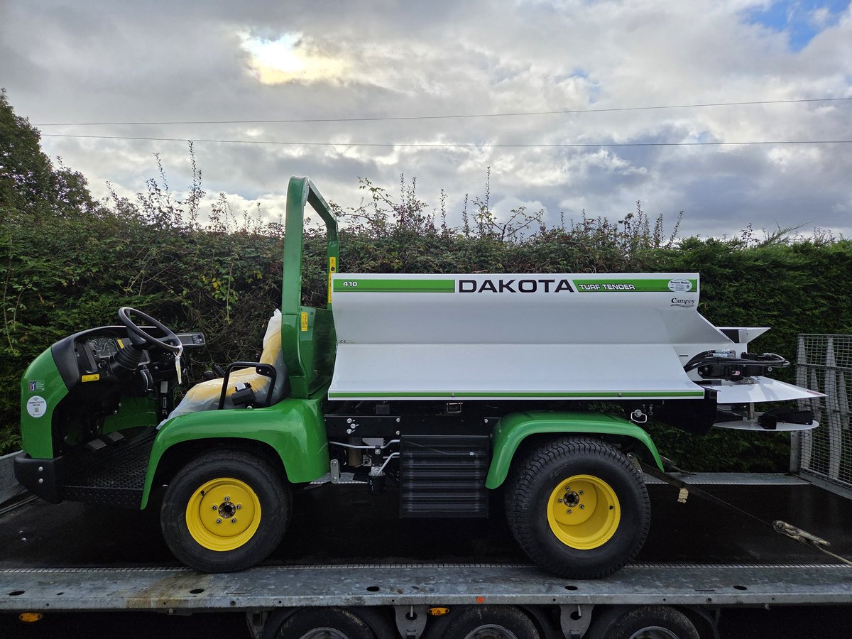 weldon_08's tweet image. Delighted to deliver this John Deere 2030A and Dakota 410 top dresser to Tralee Golf Club. We appreacite this  order. @CampeyTurfCare
