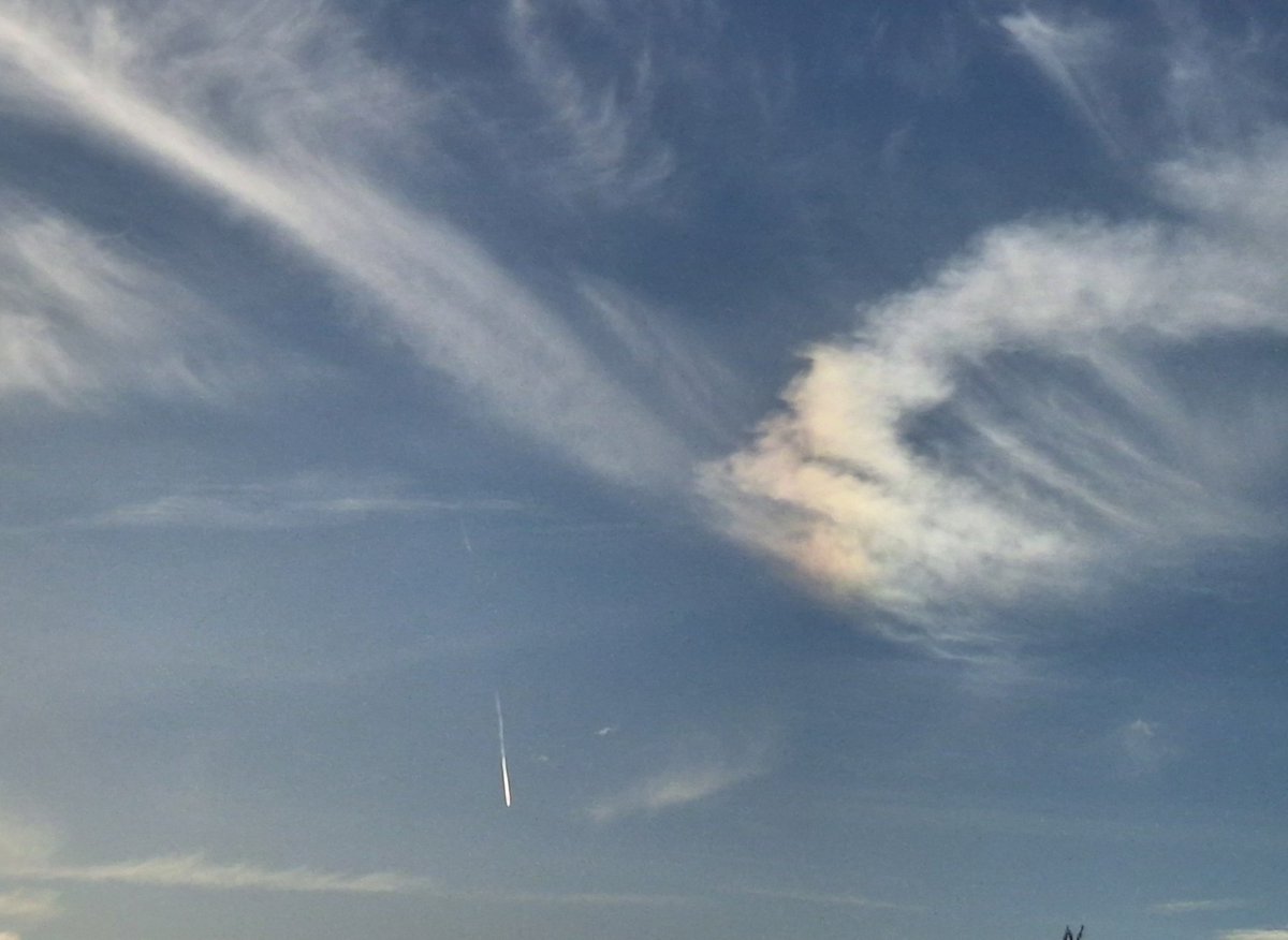 Petit paraheli.
<a href="/AEMET_Baleares/">AEMET_Baleares</a> 
<a href="/MiquelSalamanca/">Miquel Salamanca</a> 
<a href="/TempsIB3/">El temps IB3</a> 
<a href="/ibmeteo/">METEO BALEARS</a>