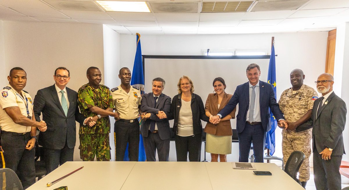 OEAHaiti's tweet photo. The #OAS and the European Union reaffirmed, through their determination to support @pnh_officiel and @GSForceHaiti under the SECURE-Haiti program by strengthening coordination and responsiveness through the establishment of Forward Operating Bases (FOBs). This initiative reflects a shared vision for sustainable security, grounded in cooperation, mutual trust, and institutional strengthening in #Haiti. 🇭🇹🇪🇺