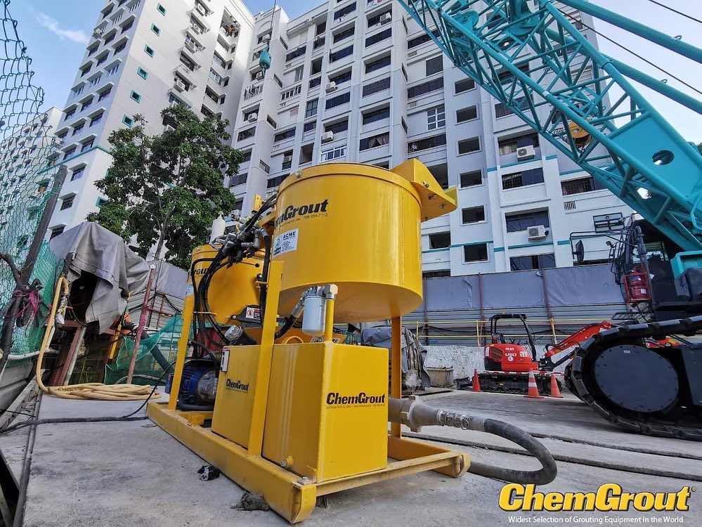 EandCmag's tweet photo. Chemgrout CG-550 Rugged series. Single operator system – 45-gallon mixing tank, large holding hopper, and centrally located controls allow the operator to mix, transfer and pump for continuous production.
#EandCmedia #Chemgrout #GroutPlant #construction #grout #aggregate https://t.co/tOzitk6mfY