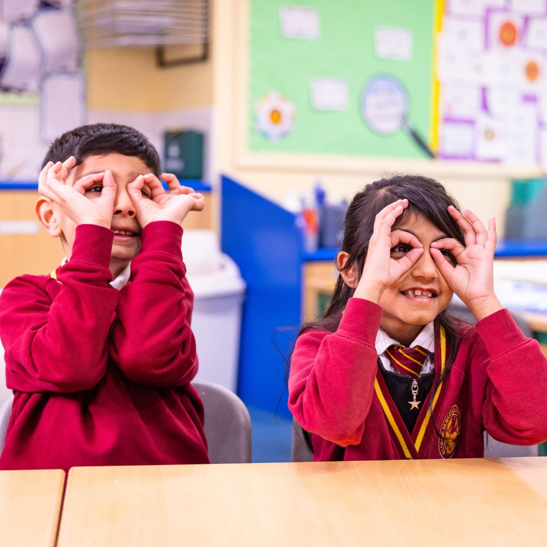 SuperpowerLook's tweet photo. Join our free online #ArtAndDesign primary teacher CPD session!

Join us to explore our brand new resource, The Superpower of Looking...at murals, which launches next week. 

📅 26th November 4-5pm

👉 https://t.co/4RlcqCuDSO

📸 Dave Madden

@artukdotorg @freelandsf https://t.co/XhrKsIErH7