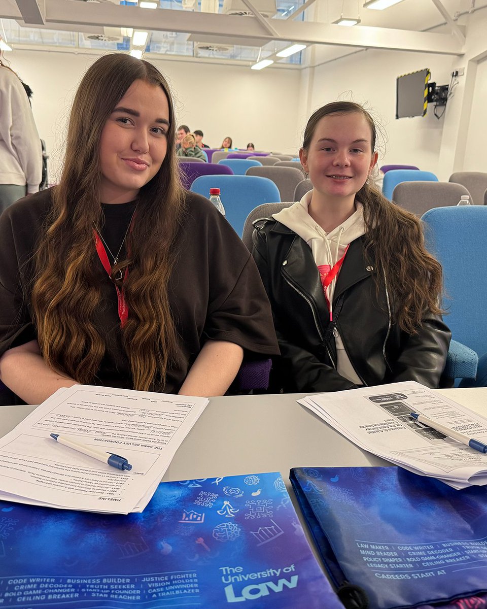 OSFC_Info's tweet image. Criminology students visited the @UniversityofLaw  to investigate a criminal case. They looked at Anna Delvey, the socialite who fooled New York’s elite with a false identity. Students gained experience dissecting the psychology, criminology, and legal strategies behind it.