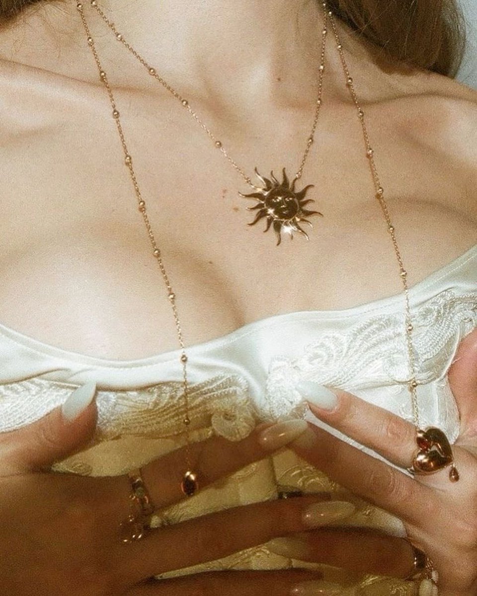 suaverotic's tweet image. 