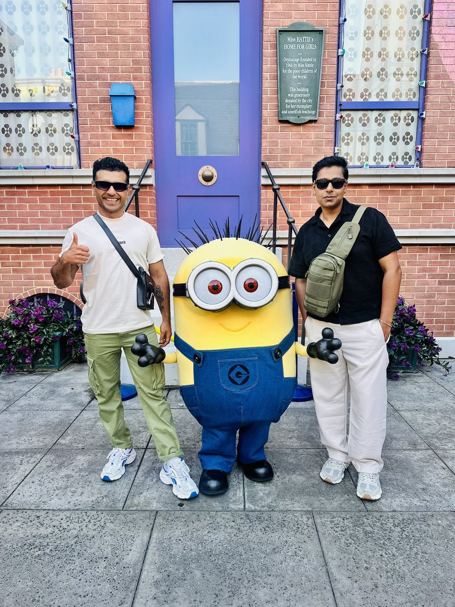 aamirinflow's tweet image. I can confirm that I’m having the biggest sugar crash today and that Universal Studios Hollywood is the best place on Earth! I’m still dizzy and in awe of how spectacular the entire experience is. The rides are so immersive and the studio tour is spectacular. HBD me 🎂🥳