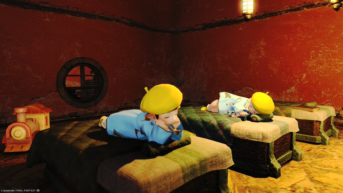 MiraiClover_Uni's tweet photo. がっちゃんと園児で遊んだきた！
最後は先生に見守られてすやすや😴
おやすみなさい💤
#FF14 #FCFoxTail #ララフェル https://t.co/EN9UQMtzwx
