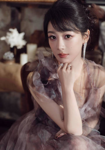 22PurpleTulip's tweet photo. Happy birthday Queen
Another cycle around the sun completed. You're still shining bright, may you be blessed and protected all the time. I wish you a blessed year filled with love happiness and achievements enjoy your day 💜

HAPPY 33RD QUEEN ZI 
#HappyYangZiDay 
#YangZi https://t.co/6HMH2Q4ihI