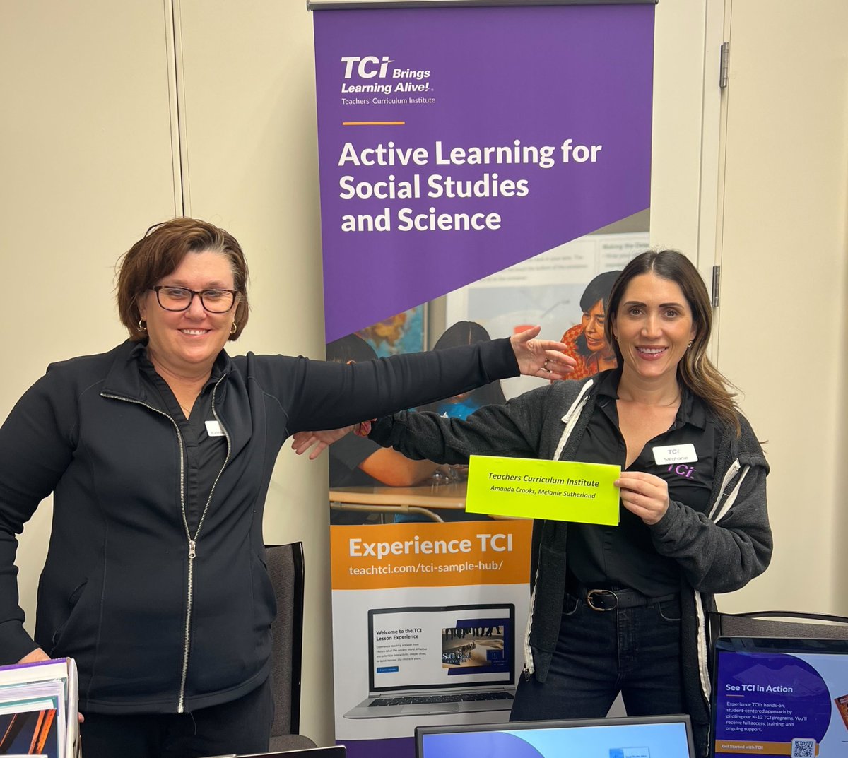 TeachTCI's tweet image. From Texas to New York to New Jersey, we’ve met incredible educators bringing social studies to life!

Thank you @LICSSNews, @TxSocialStudies @NJCSSNetwork 🙌 

#TXCSS2025 #SSChat