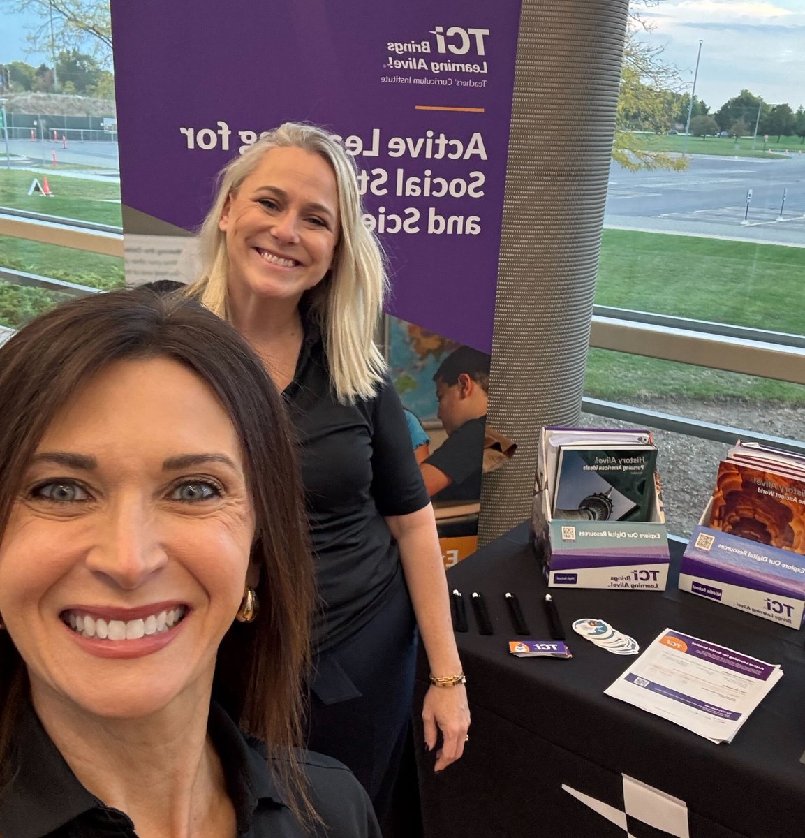 TeachTCI's tweet image. From Texas to New York to New Jersey, we’ve met incredible educators bringing social studies to life!

Thank you @LICSSNews, @TxSocialStudies @NJCSSNetwork 🙌 

#TXCSS2025 #SSChat