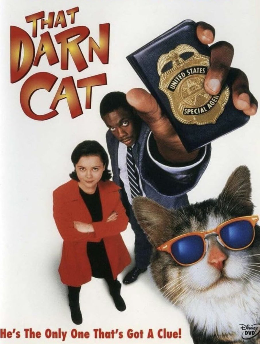 bookwormpod's tweet photo. That Darn Cat is SUCH an underrated Fall movie!!🎥🍁
New episode out now on spotify discussing That Darn Cat and Christina Ricci’s amazing 90’s grunge fashion https://t.co/U0kkUzlDzC