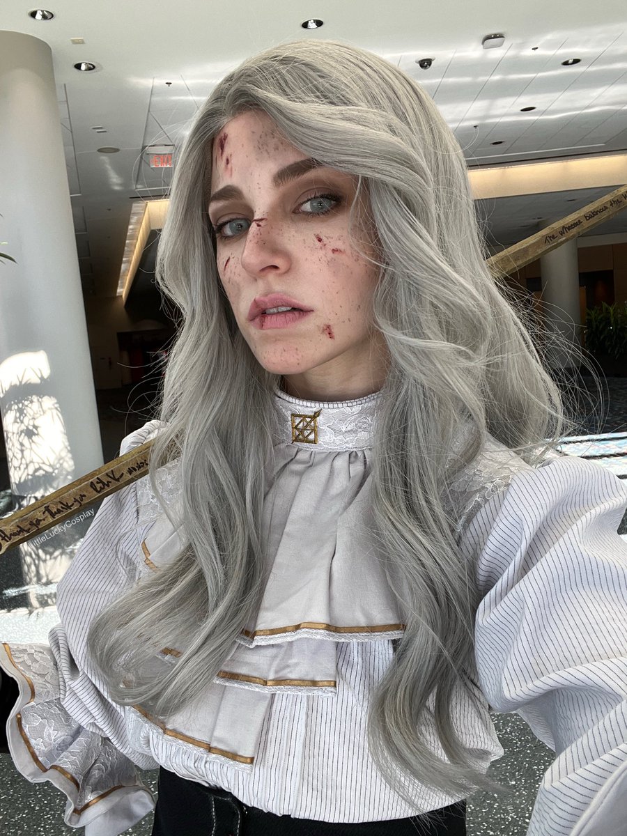 littleluckycos's tweet photo. Another day another @expedition33 cosplay 🖤 #expedition33 https://t.co/2FV6zZNmdg
