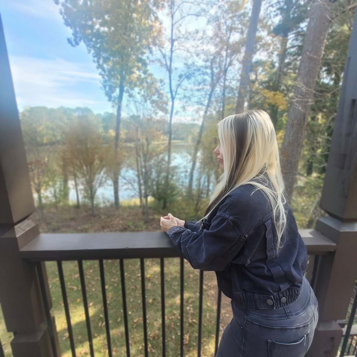 EMUHLEET's tweet image. Dreamhack Atlanta was both challenging yet rewarding. I got to meet and hangout with some amazing people, and now it&apos;s time for me to work on some exciting things planned for the future 😉