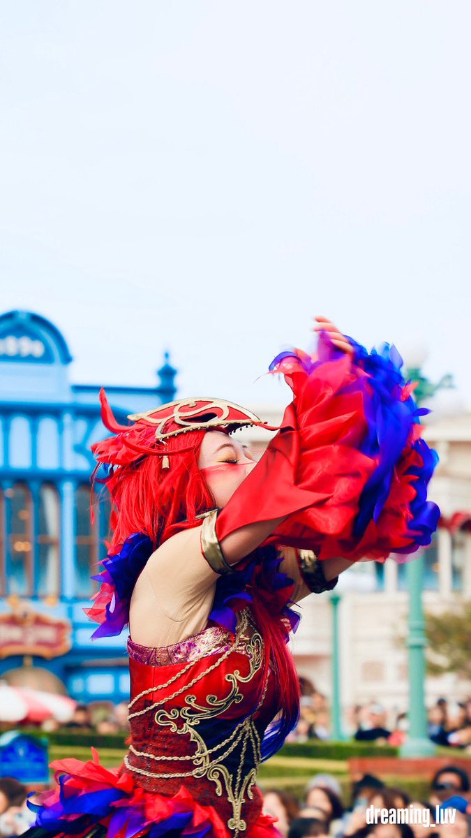 Dハロちょー楽しかった😌💗
投稿役余ってたから3、4枚目はダンサーさんの写真乗せておきます✨
インスタも更新予定なので是非リンクから飛んでくださいねｏ(｡・‧̫・｡)ｏ💞💭
 #Dハロ仮装2025  #Dハロ2025 #カラスダンサー #オウムダンサー