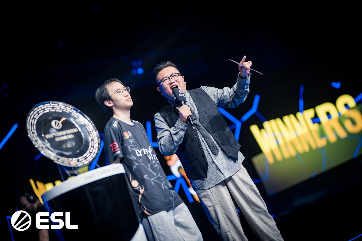 DXMaster tweet media