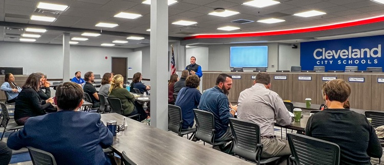 clevecityschool's tweet image. We’re excited to host Maryville City Schools today for a technology visit! Dr. Cody Raper led a discussion on innovation and how technology supports teaching and learning. Collaboration makes us stronger across our region. #BuildingChampions #BuildingCommunity #ChooseCleveland