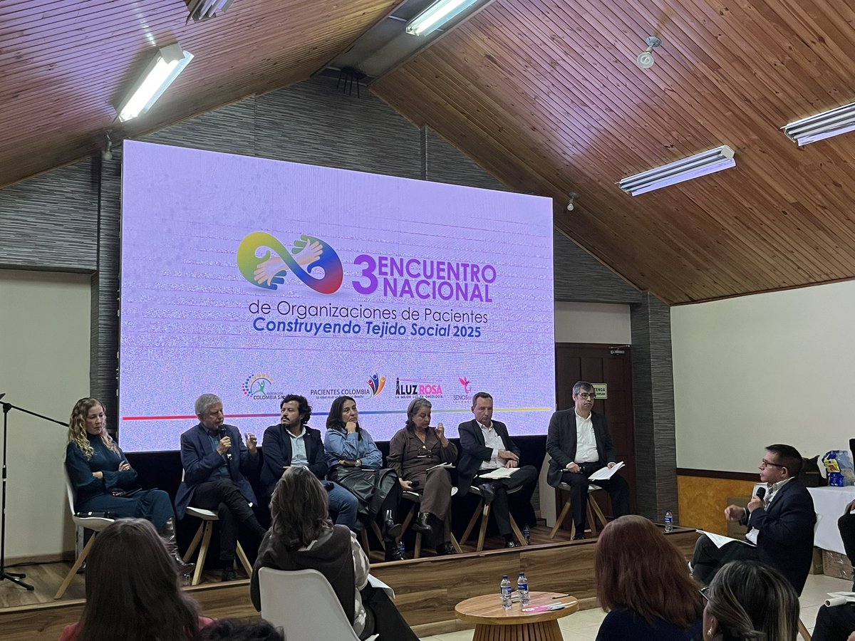 Fecoer's tweet photo. #LaSaludEsDeTodos Desde FECOER presentes en el 3er Encuentro Nacional de Organizaciones de Pacientes, en un espacio donde se discute lo que realmente importa: la sostenibilidad del sistema, el futuro de la salud en Colombia, la ruta financiera, la atención digna y el respeto por los derechos de los pacientes.

Mientras el país enfrenta una crisis profunda, aquí se construyen propuestas, se alzan voces y se exige que la salud deje de ser un debate político y vuelva a ser lo que es: un derecho fundamental que debe garantizarse.

La fuerza del tejido social nace de quienes no se rinden. Aquí estamos. @Pacientesco  #CompromisoPacientes #FECOER