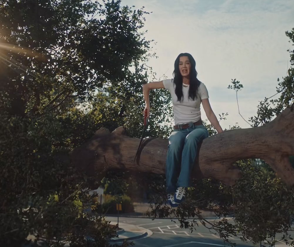 PopCrave's tweet photo. Katy Perry gets her hand torn up in sink, electrocuted, blown up at a gas station &amp; more in “Bandaids” music video teaser. https://t.co/6Pxf30eTpp