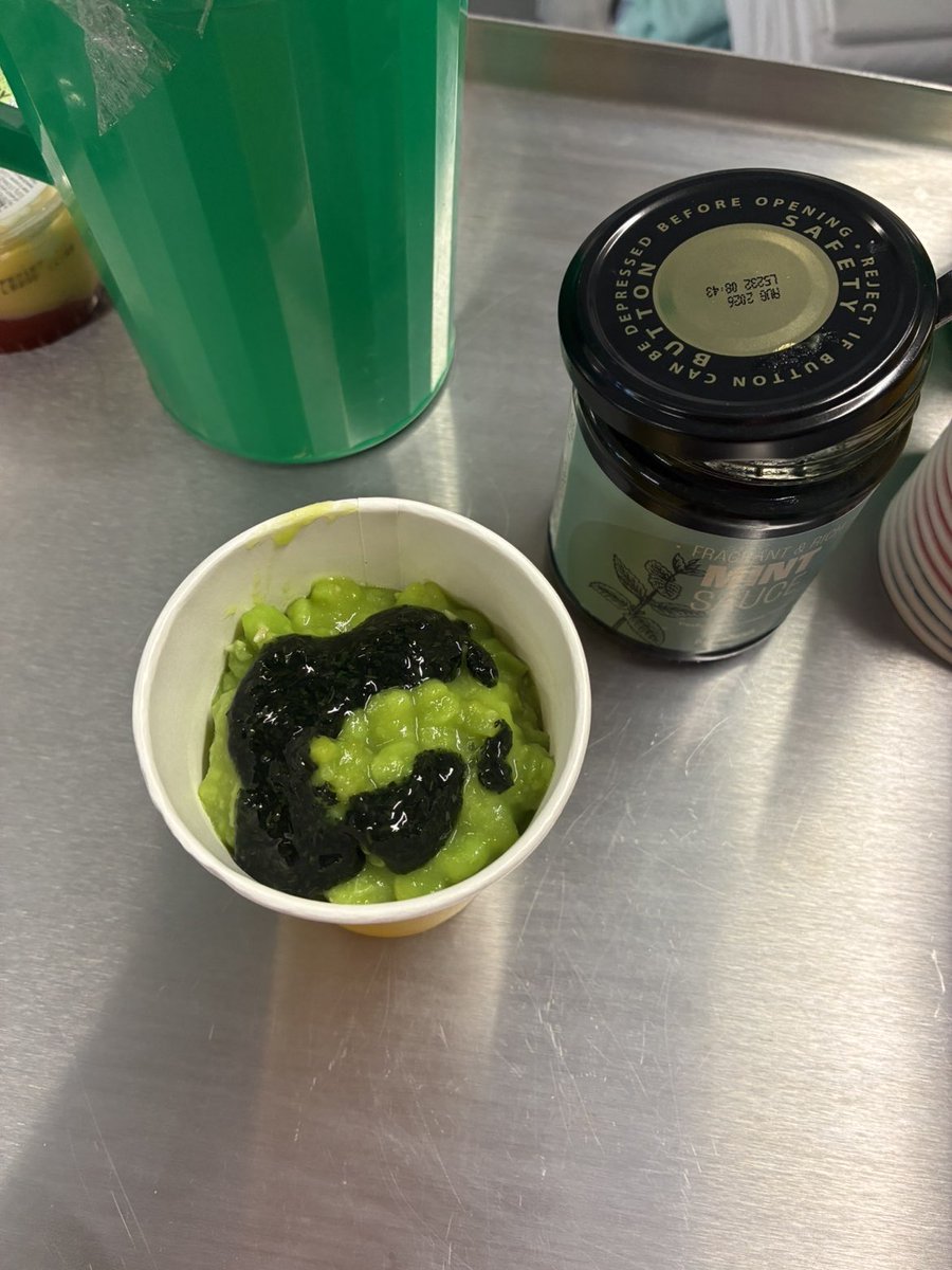 Sascha Deli tweet media