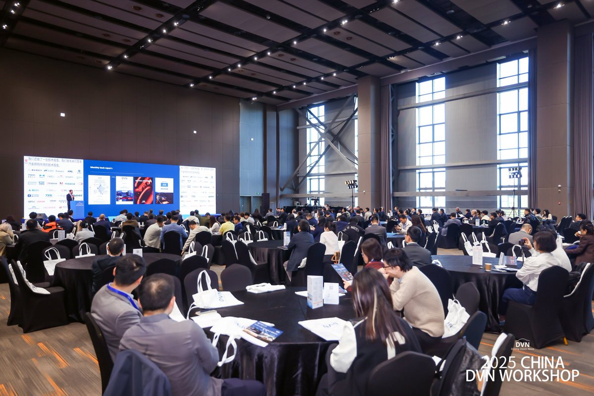 lumileds's tweet image. Precision at the pixel level 🔬 

Our LUXEON MxN Gen2 platform, unveiled at #DVNShanghai, brings adaptive headlights to life with SmartFlex control and real-time adaptability. 

Until next year, Shanghai!