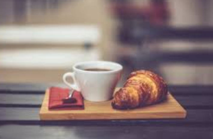 #thickofascists 
Small, black coffee and a sweet, 72p including leccy.