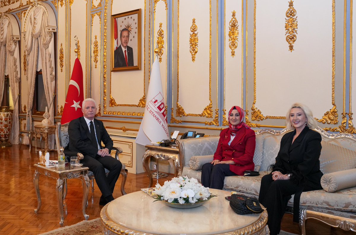 Değerli İstanbul Valimiz Sayın Davut Gül Beyefendiye nazik kabulleri ve Aile Bakan Danışmanımız Sayın Ayşe Çakmak Hanımefendiye şükranlarımı sunuyorum.
<a href="/gul_davut/">Davut GÜL</a> 
<a href="/aysecakmak63/">Ayşe Çakmak</a> 
<a href="/TC_istanbul/">TC İstanbul Valiliği</a>