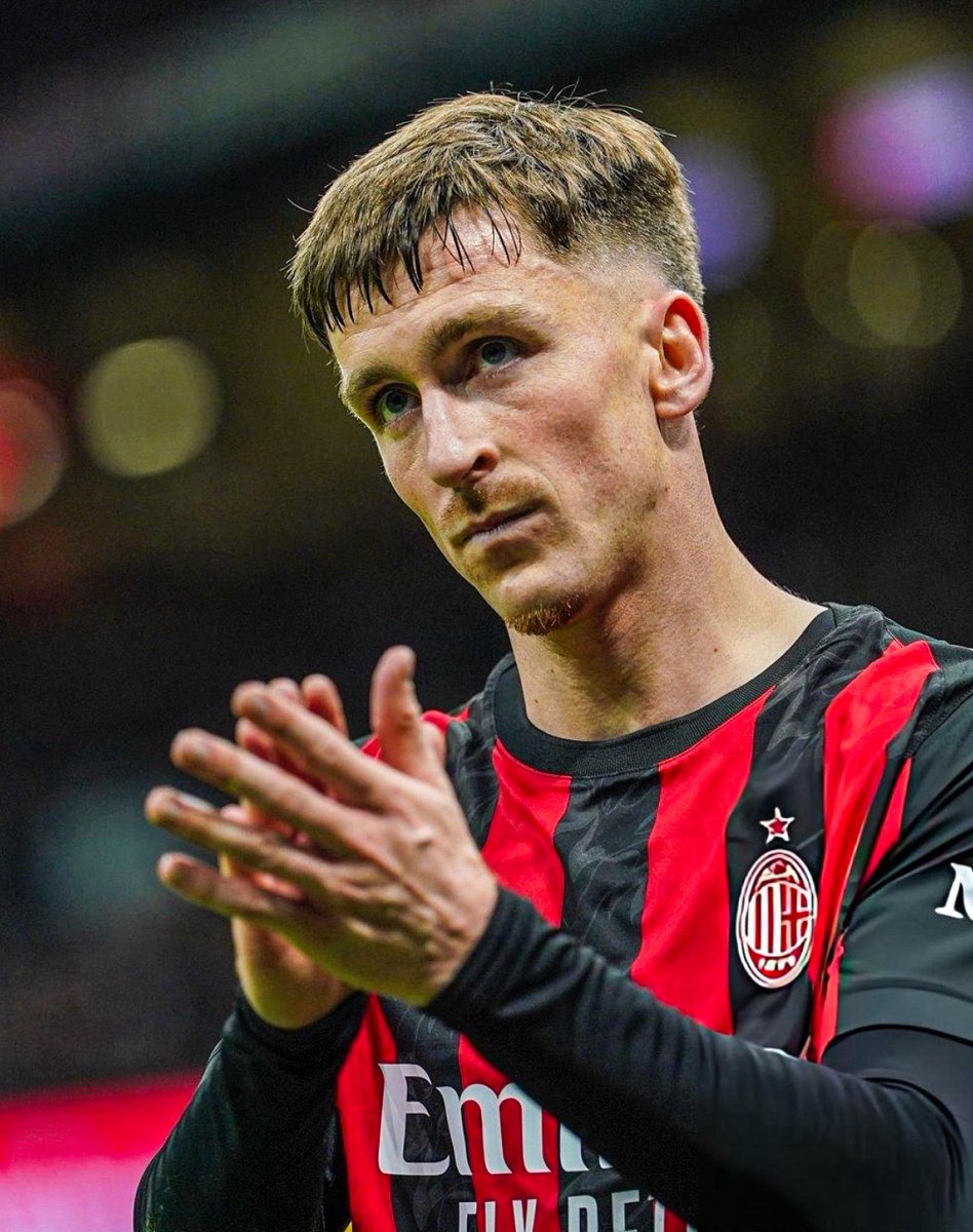 Rossoneri30Fan's tweet photo. #AlexisSaelemaekers (via Mediaset):🎙️ “Il contratto? Ho sempre detto quanto amo il Milan. È un grande club. Allegri mi ha fatto capire che voleva tenermi nel gruppo, e con un allenatore così la scelta è stata semplice: restare. Avere la sua fiducia è speciale.” https://t.co/Xaz2THSGno