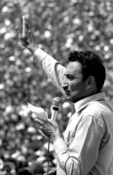 Ecevit’in solu; ekmeğini halkla bölüşen, bedel ödeyen, omurgalı bir duruştu.
Bugün sol diye ortada dolaşanların çoğu ise koltuk, vitrin ve kurultay hesabında!