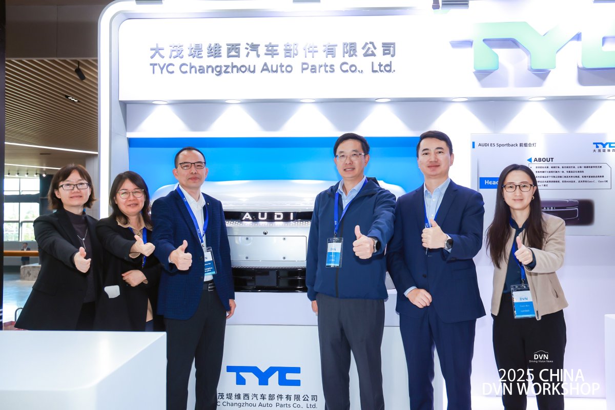 lumileds's tweet image. Precision at the pixel level 🔬 

Our LUXEON MxN Gen2 platform, unveiled at #DVNShanghai, brings adaptive headlights to life with SmartFlex control and real-time adaptability. 

Until next year, Shanghai!