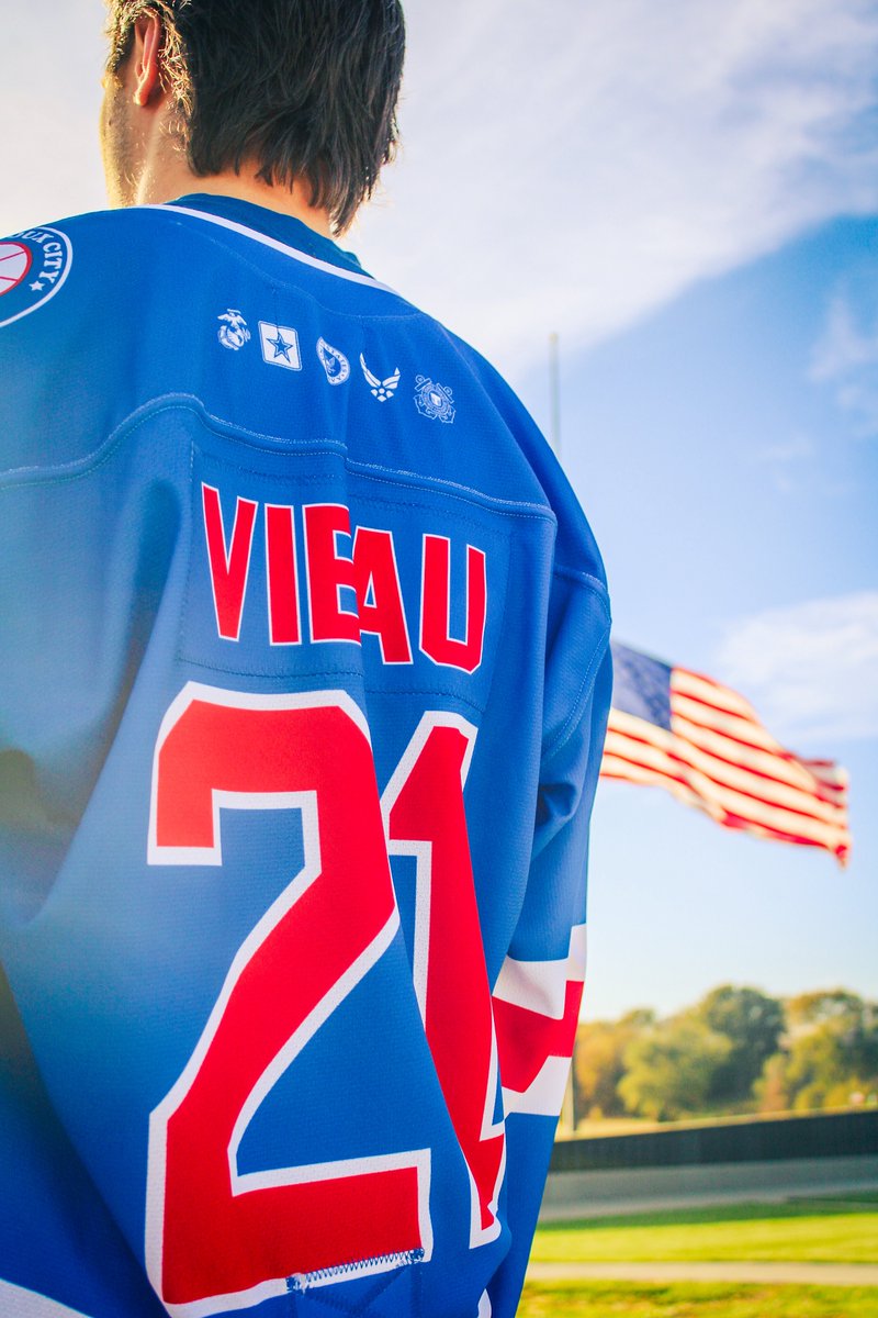 Musketeerhockey's tweet image. Debuting these 🔴, ⚪️ &amp;amp; 🔵’s this Saturday night during our Smithfield Foods Military Appreciation Game 🇺🇸

#SCMusketeers | #USHL | #SiouxCity