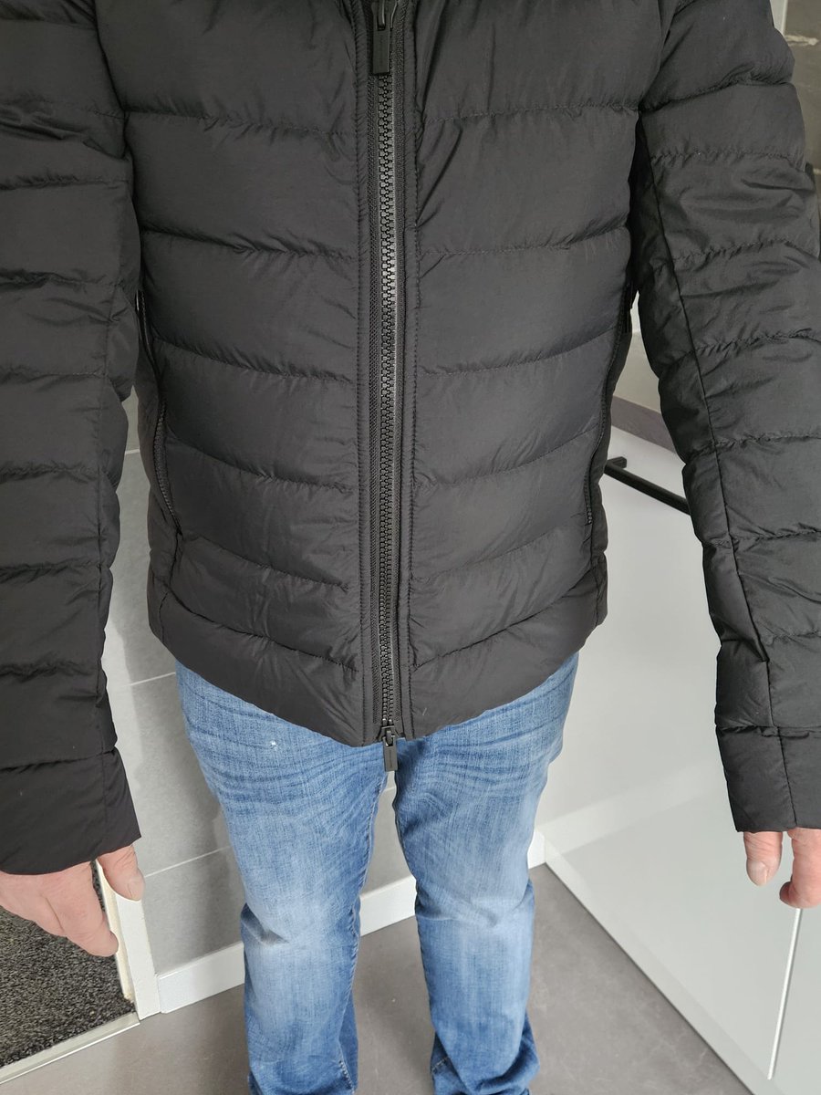 Andy_Mcl_'s tweet photo. @canadagoose @shaiglalex Canada Goose seem to think, the seam on the left arm of this Hoodie is acceptable and refuse to repair or replace...Beware https://t.co/QlTlJLiNsn