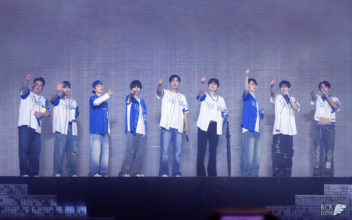 kckelfhk's tweet photo. 🎉💙 Super Junior Debute 20th Anniversary💙🎉
💙💙💙💙Not End 💙 But End💙💙💙💙

#SUPERJUNIOR_20th_Anniversary
#슈퍼주니어_더라스트맨_스탠딩

#슈퍼주니어 #SUPERJUNIOR #SJ 
#SUPERSHOW #SUPERSHOW10
#20th_Anniversary_TOUR 
@SJofficial https://t.co/9nSykM3P1N