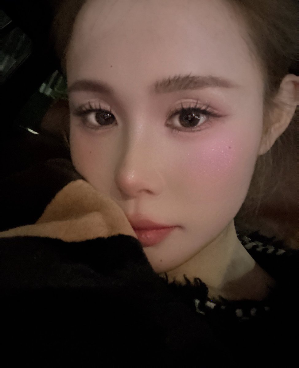 这两天做了两件事
 买了 $giggle
 梭哈了 $aster
有时候不需要🈶多努力、选择对了、努力好像也没有那么重要😂

但是今天错过了<a href="/0xCryptoFries/">去码头整点薯条</a> 总的密码😭不然多少也可以整点生活费😭