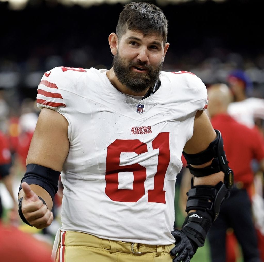 Coach_Yac's tweet image. Matt Hennessy’s numbers since filling in for the injured Jake Brendel (3 games)

86 pass-block opportunities
0 sacks allowed
3 pressures allowed
1 quarterback hits allowed
98.3 pass-block efficiency
63.4 pass-block grade
66.4 run-block grade
67.1 overall grade
0 penalties